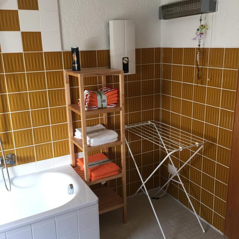 Apartment Hope Inn Gross-Zimmern Phòng bức ảnh